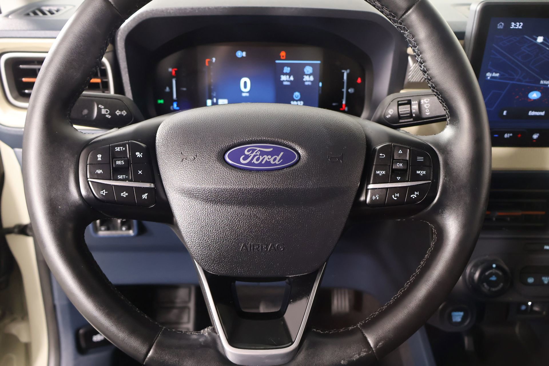 Used 2025 Ford Maverick Lariat w/ 4K Tow Package image 3