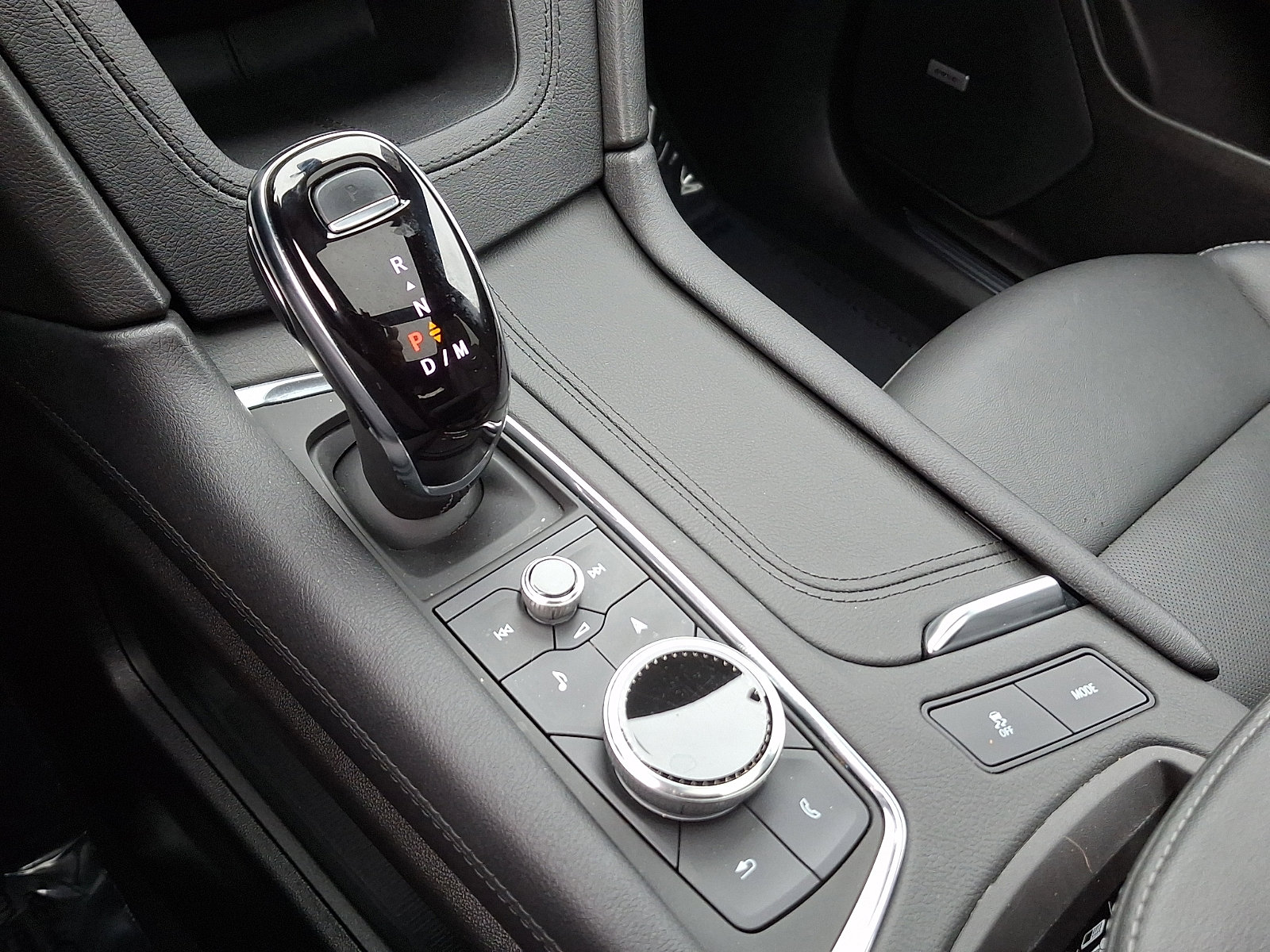 Used 2025 Cadillac XT5 Premium Luxury image 15