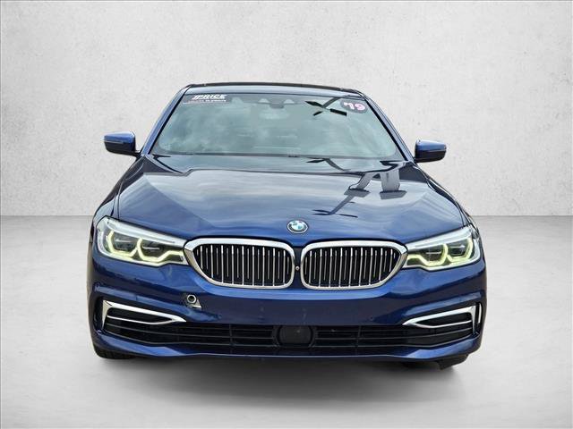 Used 2019 BMW 540i w/ Executive Package RWD image 2