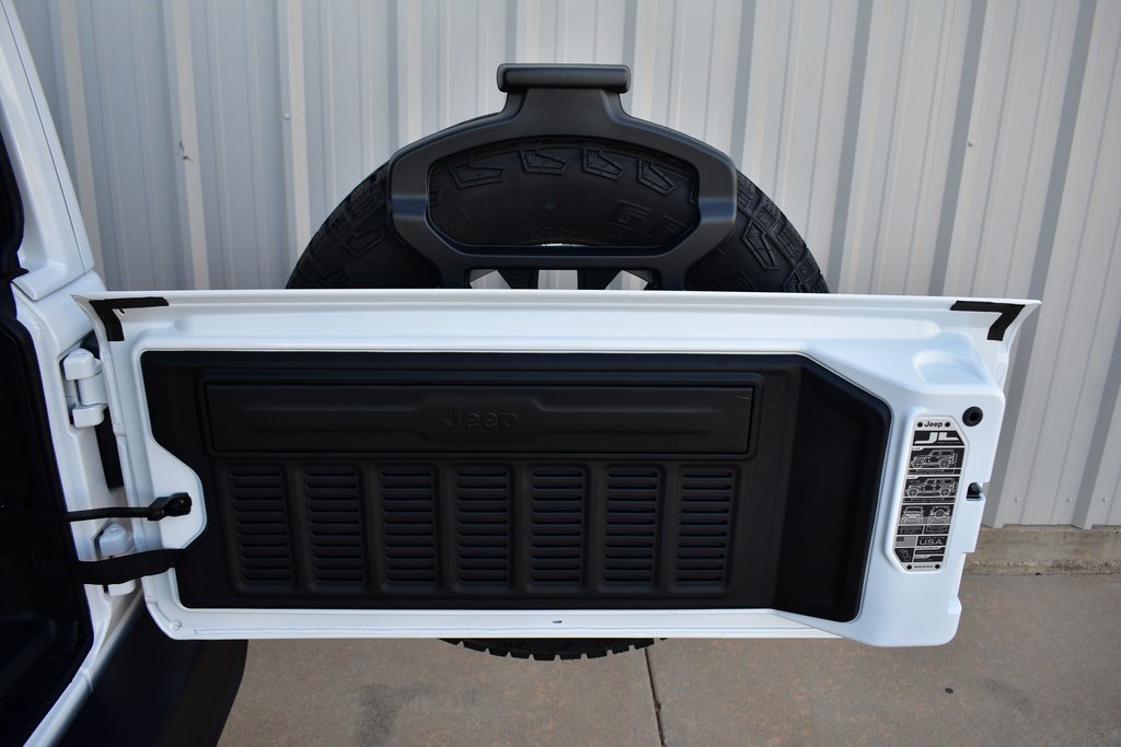 New 2025 Jeep Wrangler Sahara image 26