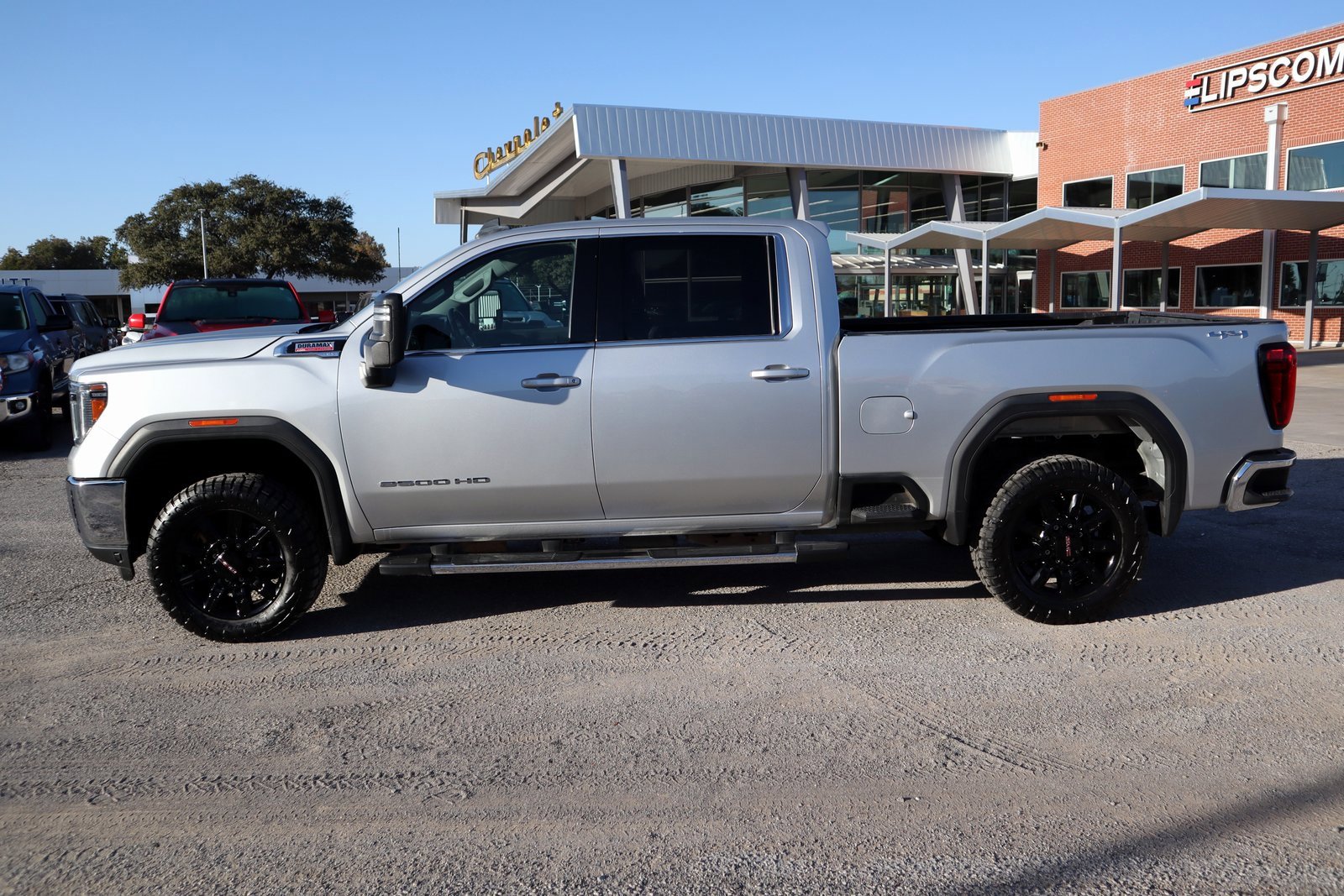 Used 2023 GMC Sierra 2500 SLE image 2