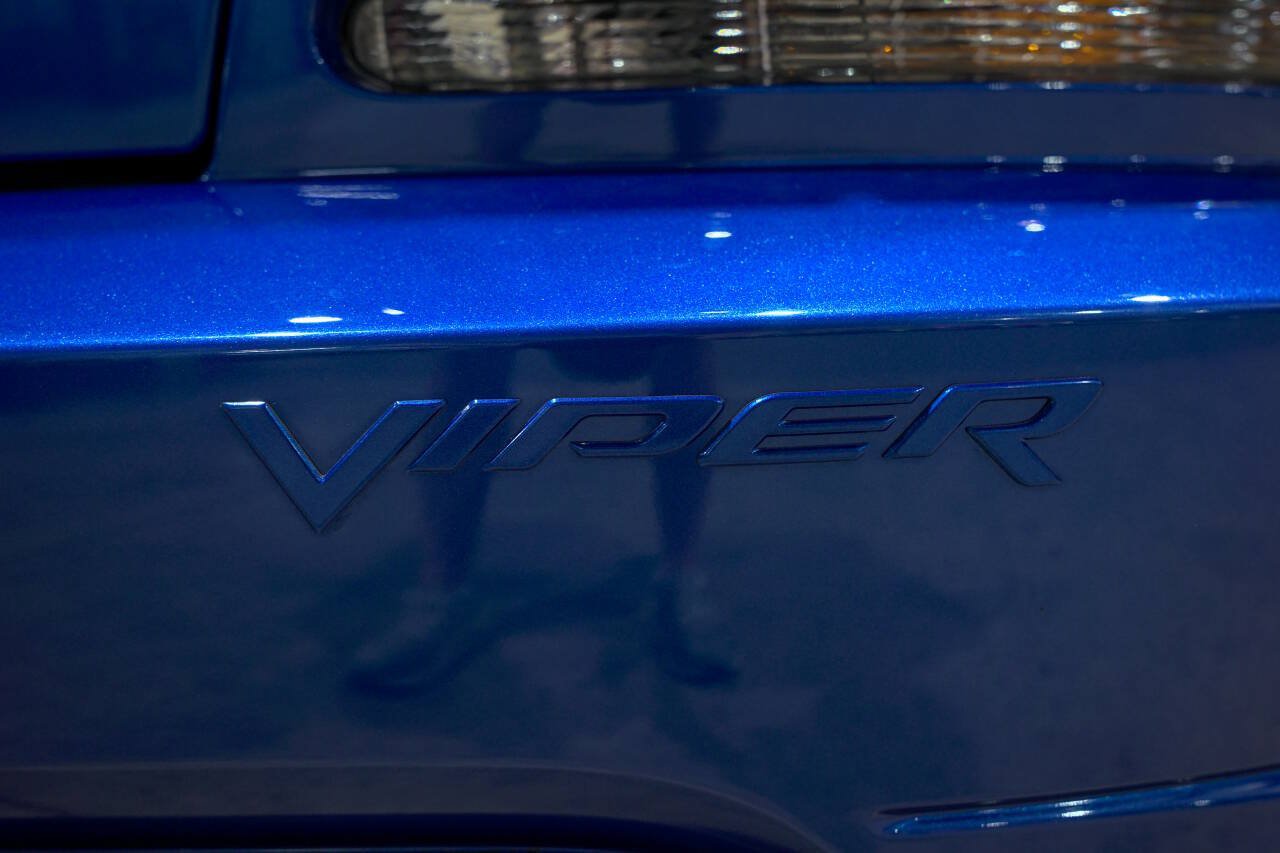Used 2006 Dodge Viper SRT-10 w/ First Edition Group RWD image 25