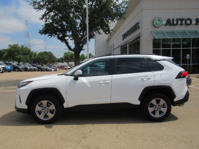 Used 2025 Toyota RAV4 XLE image 10