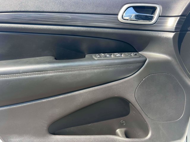 Used 2019 Jeep Grand Cherokee Altitude AWD/4WD image 20