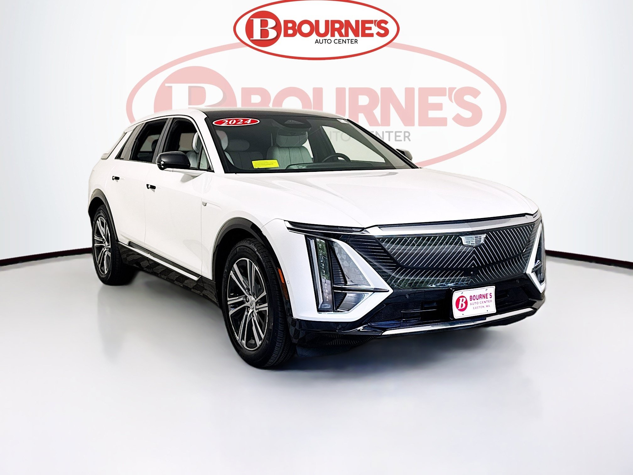Used 2024 Cadillac Lyriq Luxury AWD/4WD image 1