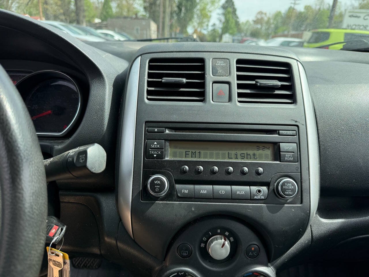 Used 2014 Nissan Versa Note SV FWD image 13