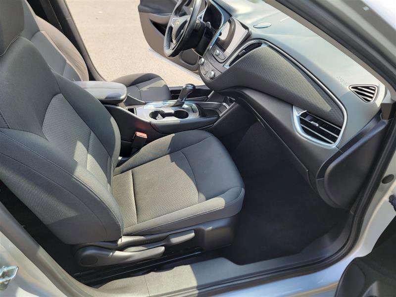 Used 2017 Chevrolet Malibu LT w/ Driver Confidence Package image 17