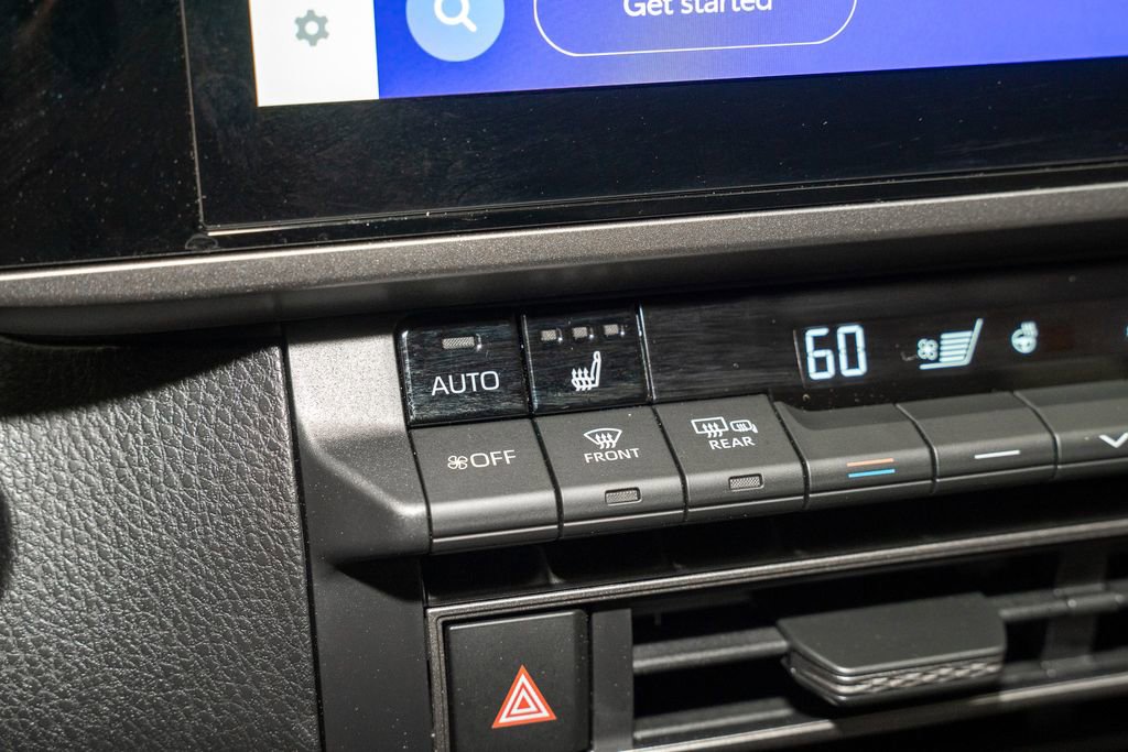 Used 2025 Toyota Camry XLE image 13