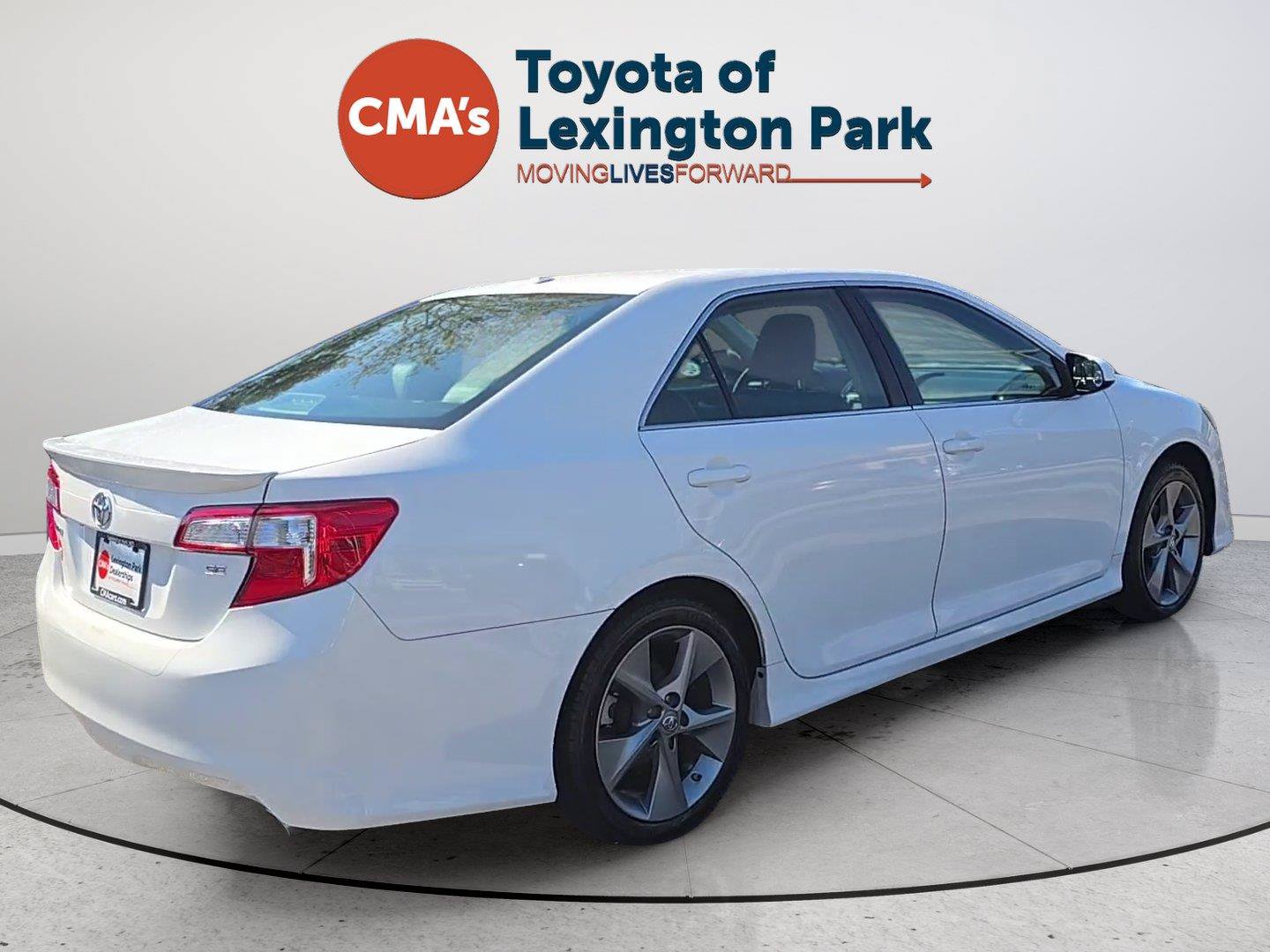 Used 2014 Toyota Camry SE FWD image 5