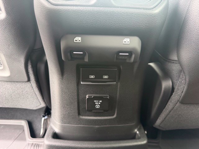 New 2026 Jeep Wrangler Unlimited Sahara AWD/4WD image 15