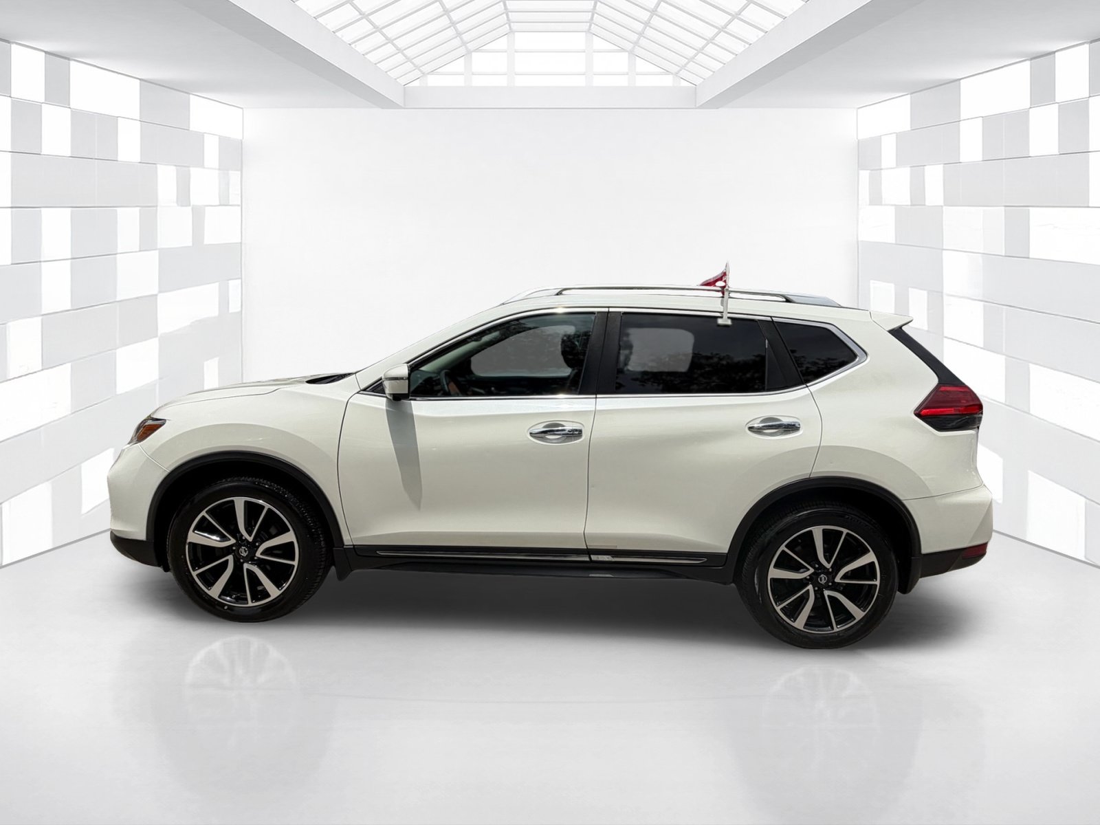 Used 2017 Nissan Rogue SL w/ SL Premium Package AWD/4WD image 4