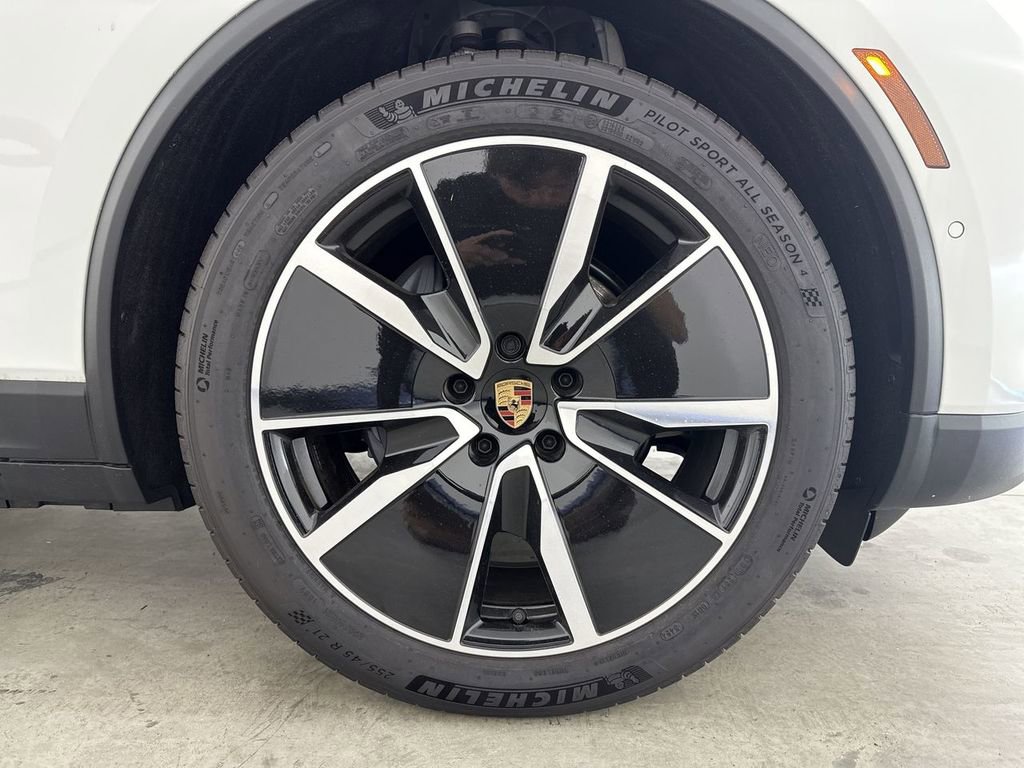Used 2025 Porsche Macan Electric RWD image 15