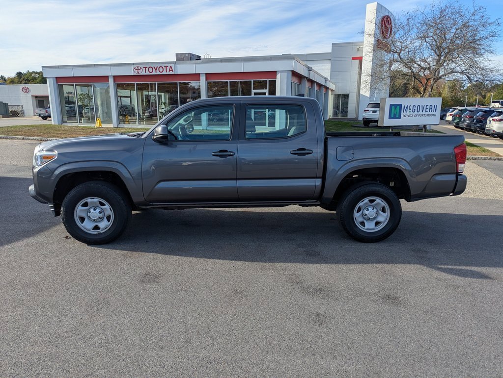 Used 2017 Toyota Tacoma SR image 2