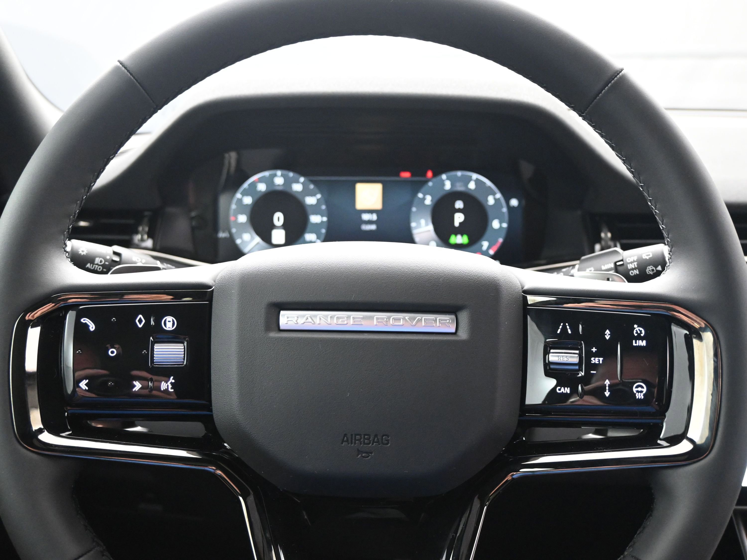 New 2026 Land Rover Range Rover Evoque Dynamic SE image 17