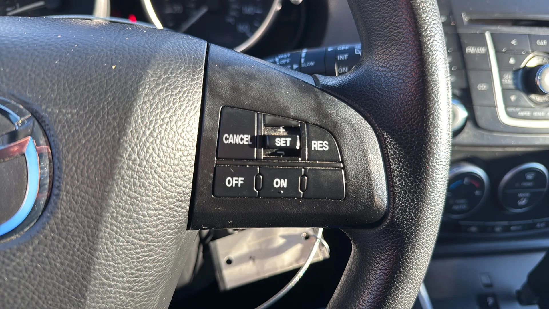 Used 2014 MAZDA MAZDA5 Sport image 11