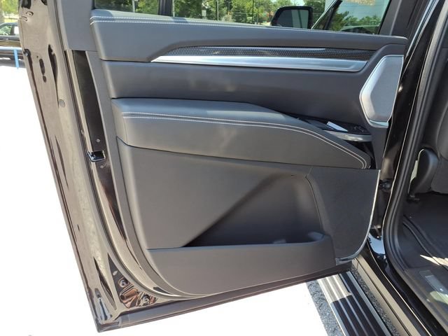 Certified 2026 Cadillac Escalade ESV V w/ LPO, ONYX Package AWD/4WD image 16