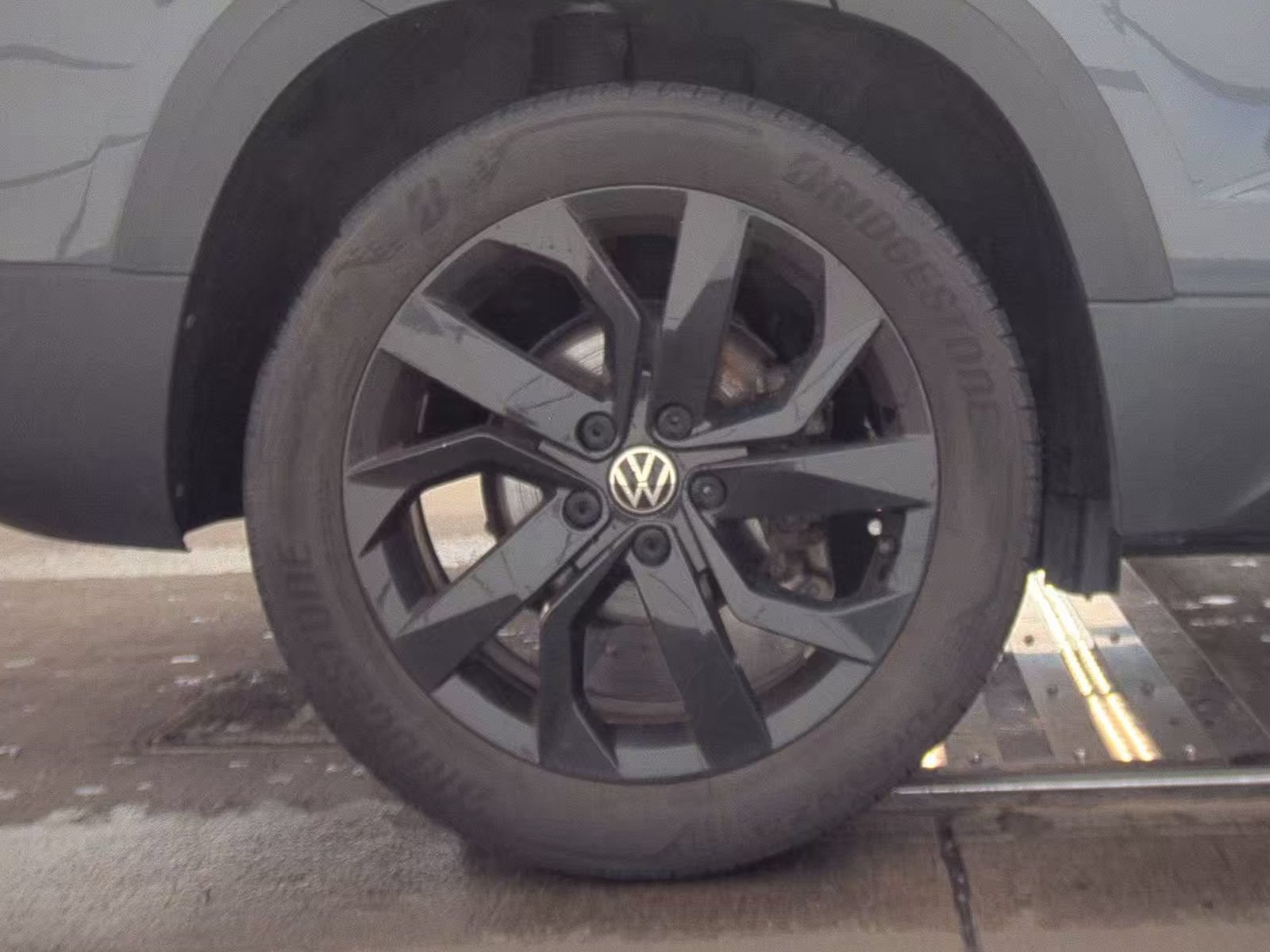 Used 2022 Volkswagen Taos SE w/ Panoramic Sunroof Package AWD/4WD image 16