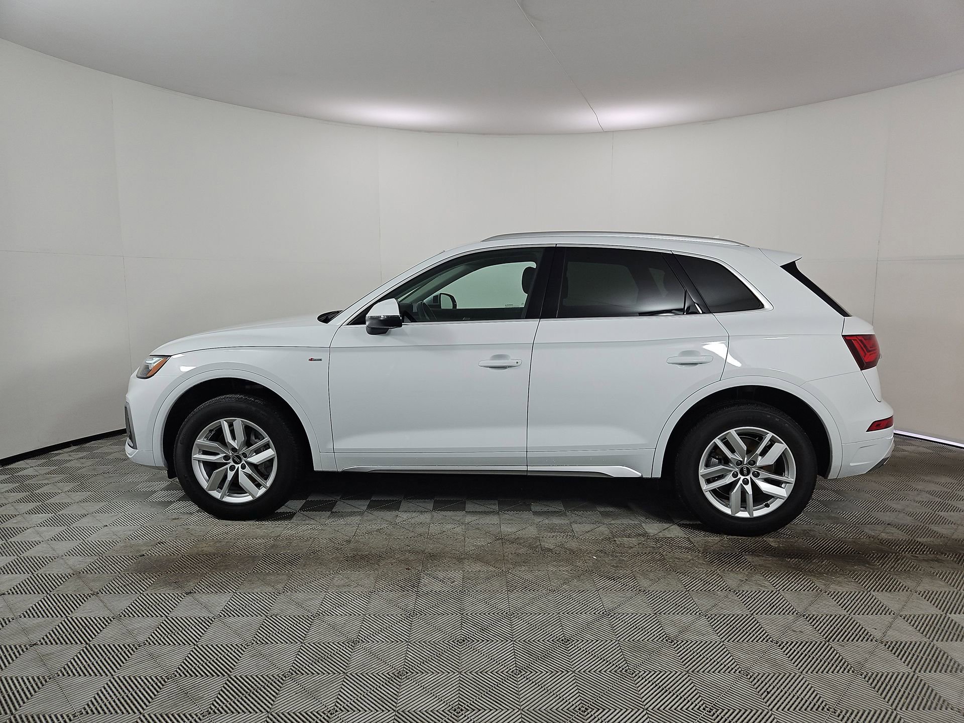 Certified 2023 Audi Q5 2.0T Premium AWD/4WD image 4