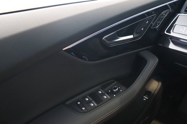 New 2025 Audi Q7 3.0T Prestige image 21