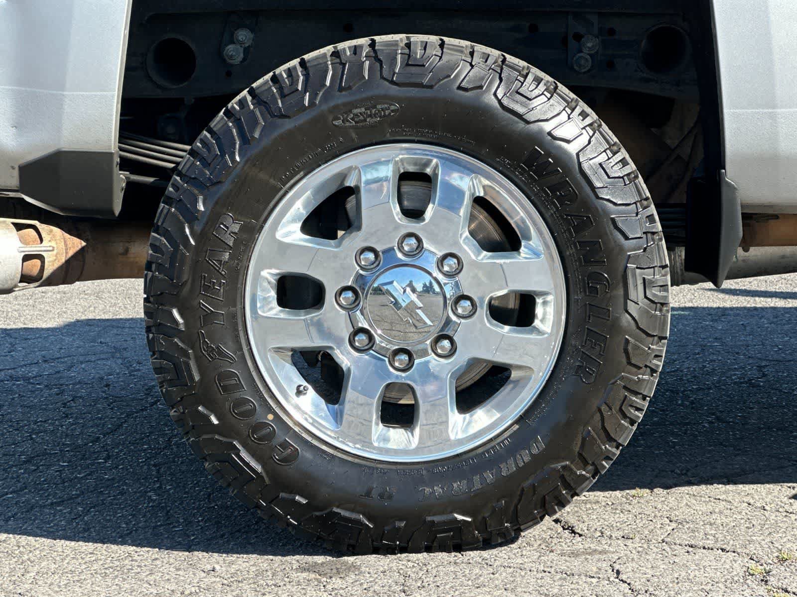 Used 2015 Chevrolet Silverado 2500 LT w/ LT Convenience Package AWD/4WD image 25