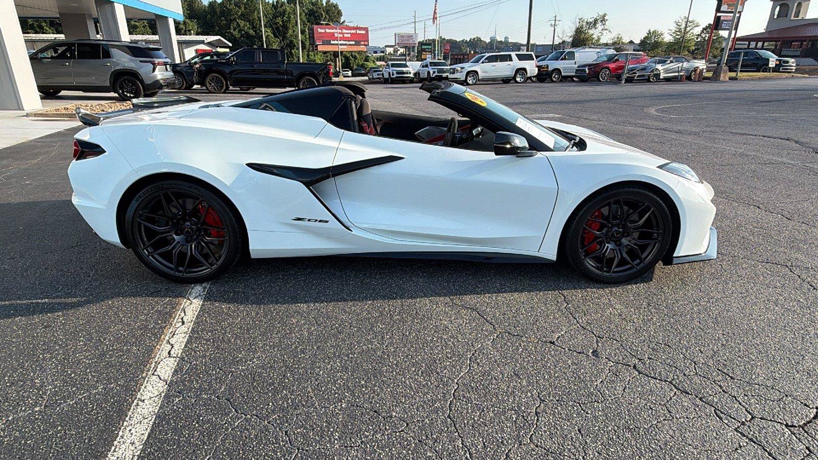 Used 2024 Chevrolet Corvette Z06 RWD image 7