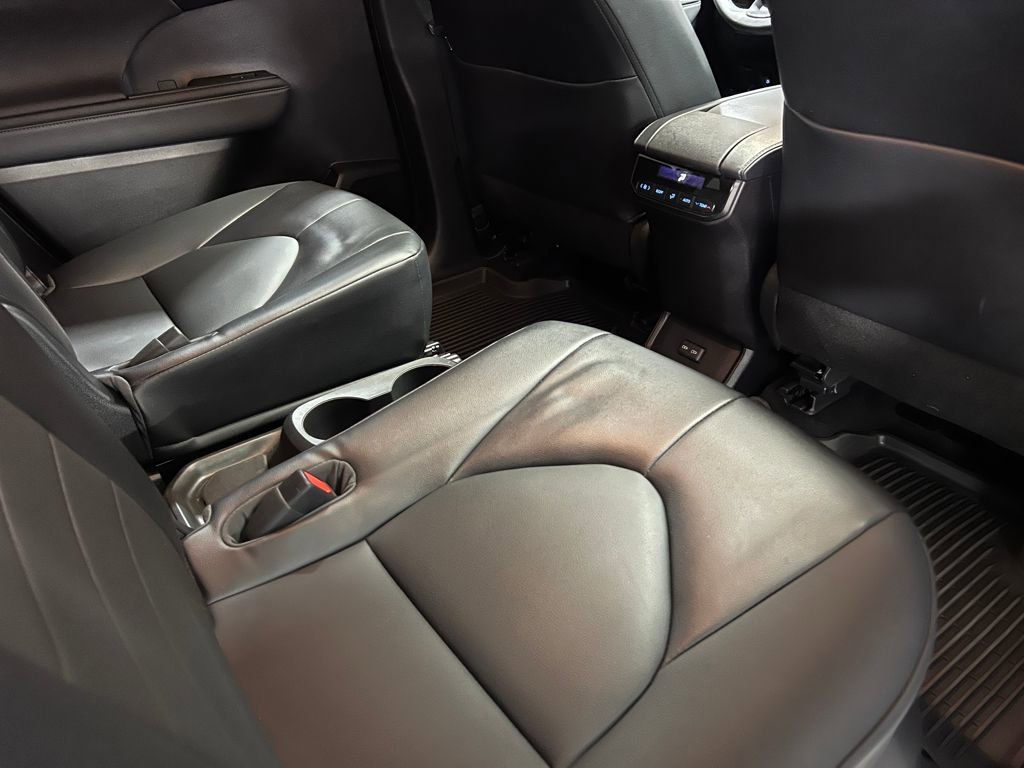 Certified 2022 Toyota Highlander XLE image 21