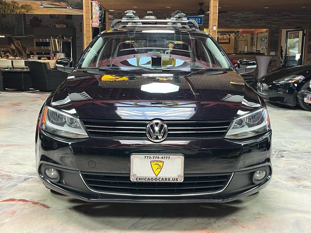 Used 2011 Volkswagen Jetta SEL FWD image 2