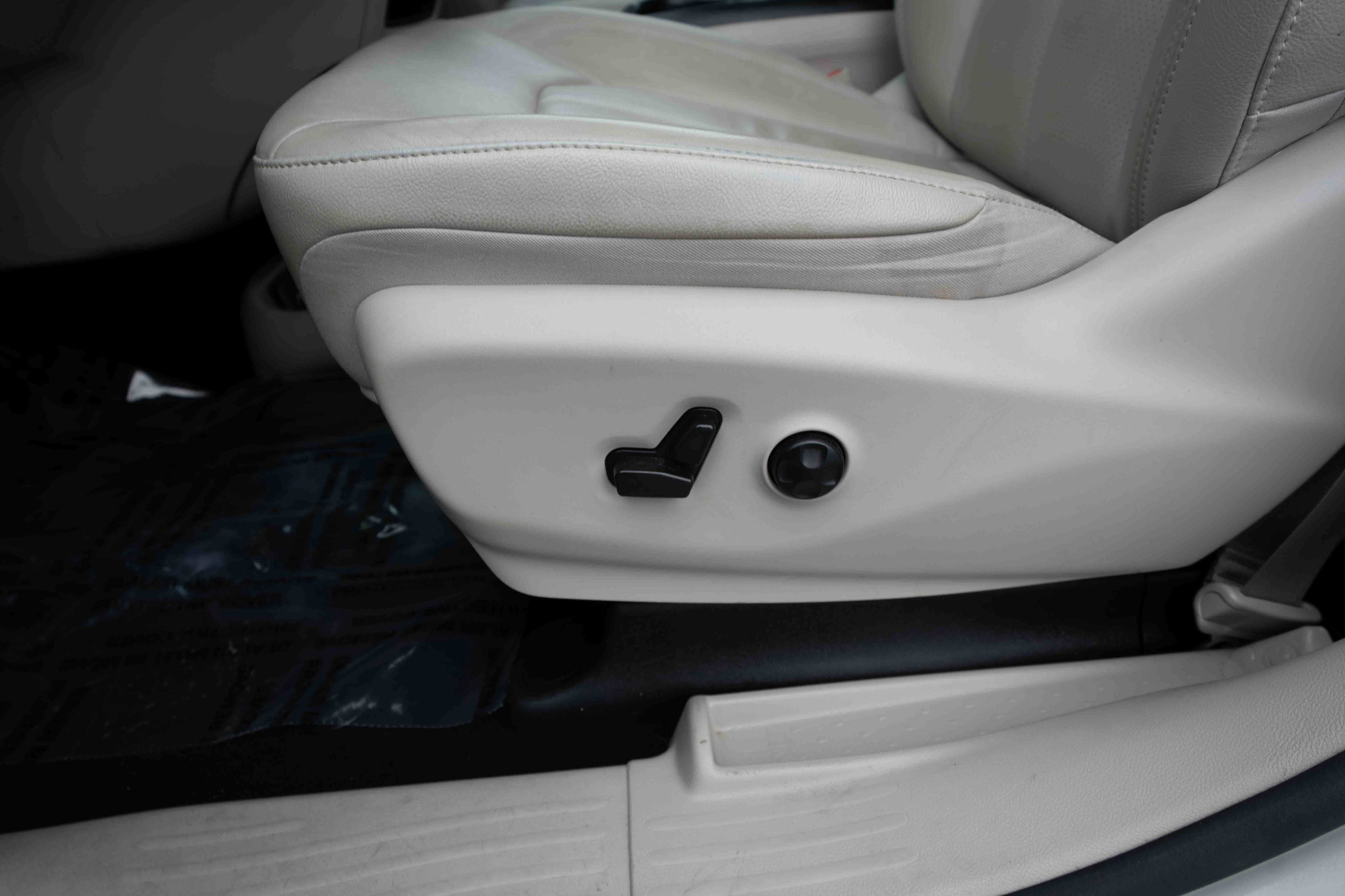 Used 2021 Chrysler Pacifica Touring-L FWD image 12
