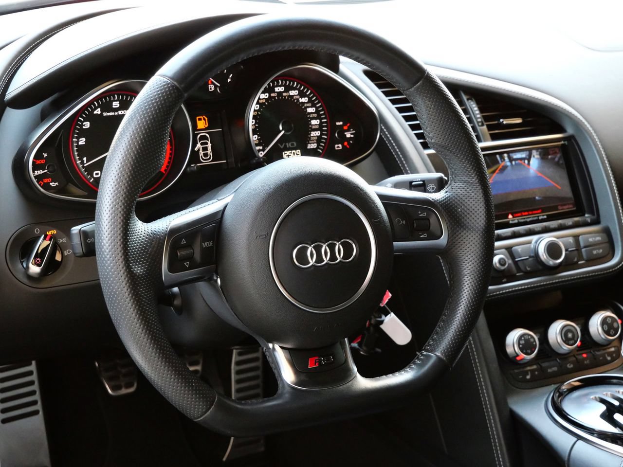 Used 2014 Audi R8 V10 AWD/4WD image 13