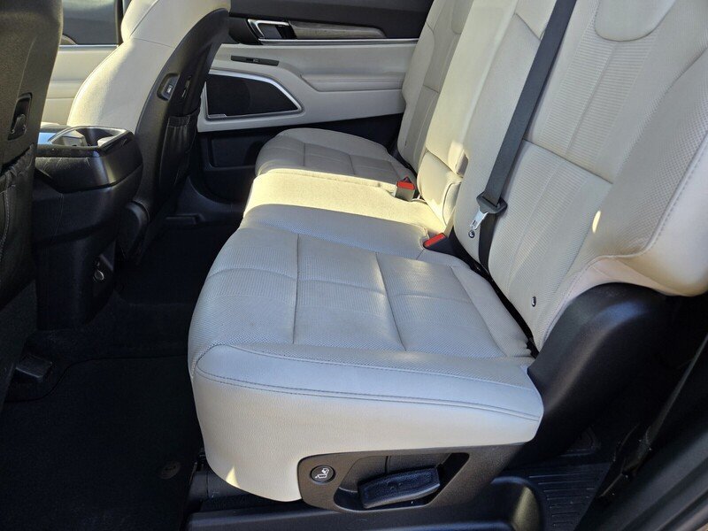 Used 2021 Kia Telluride EX w/ Towing Package FWD image 12