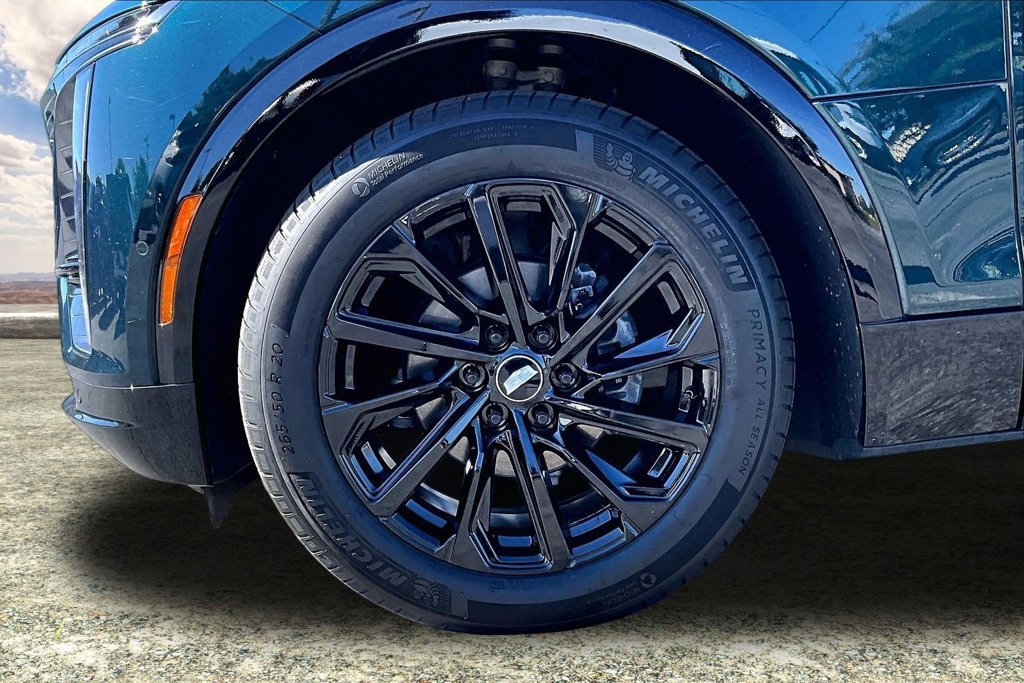 Certified 2024 Cadillac Lyriq Sport AWD/4WD image 34