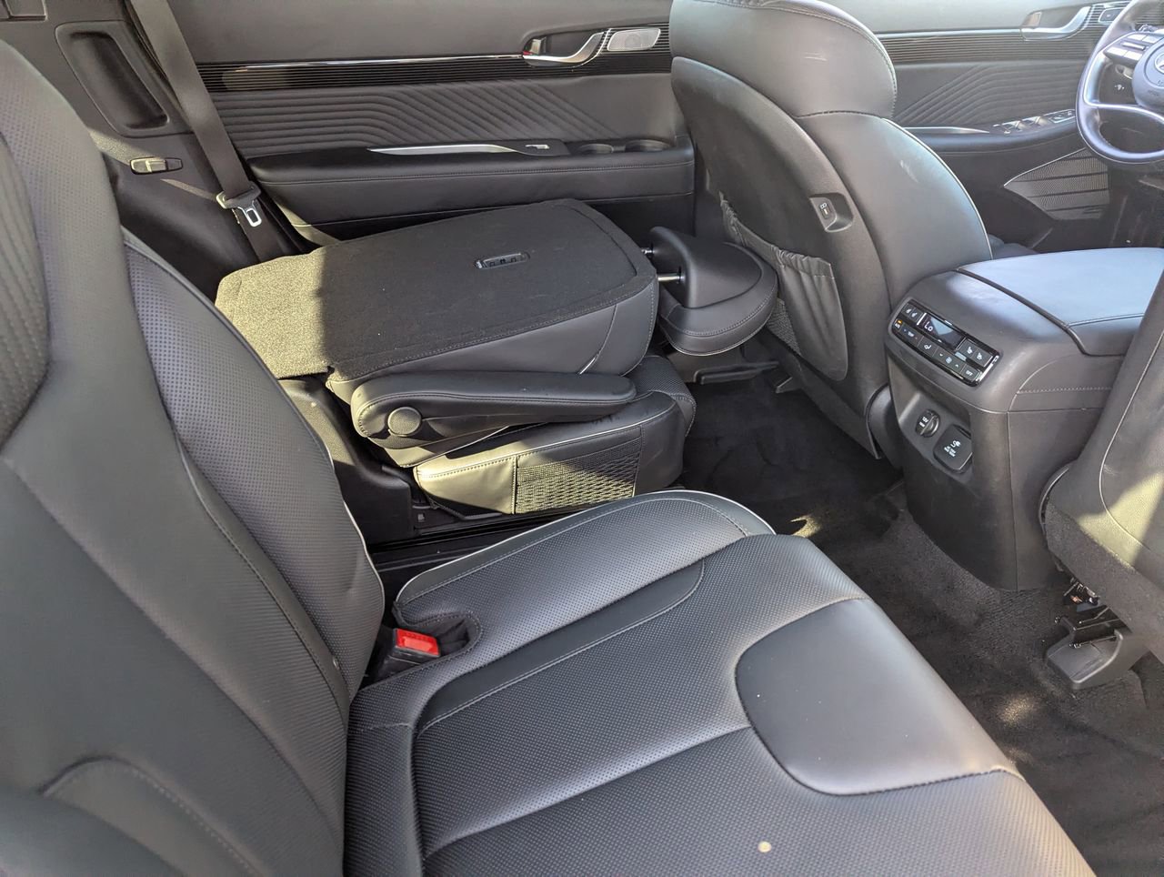 Used 2024 Hyundai Palisade Calligraphy image 15