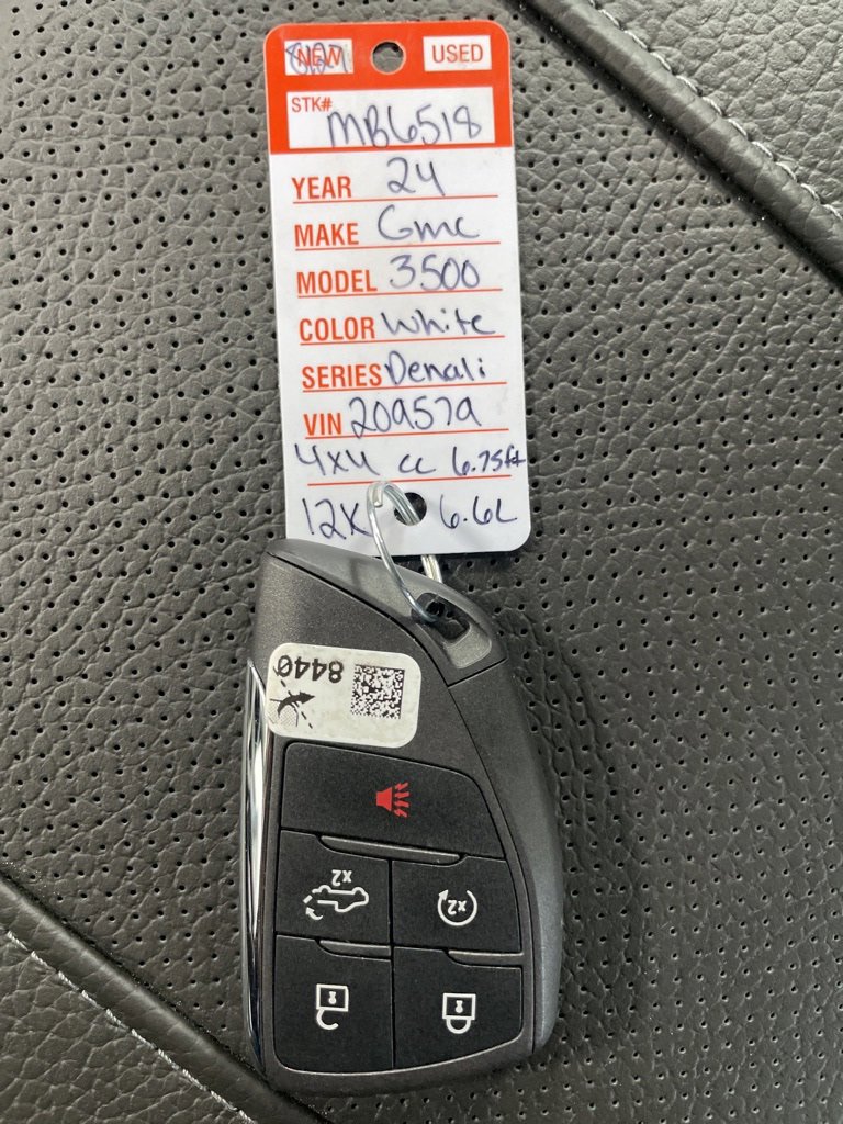 Used 2024 GMC Sierra 3500 Denali image 60