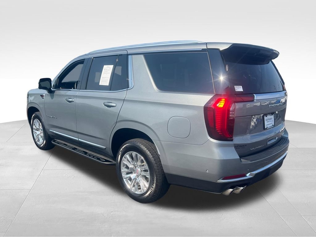 Used 2025 GMC Yukon Denali AWD/4WD image 3