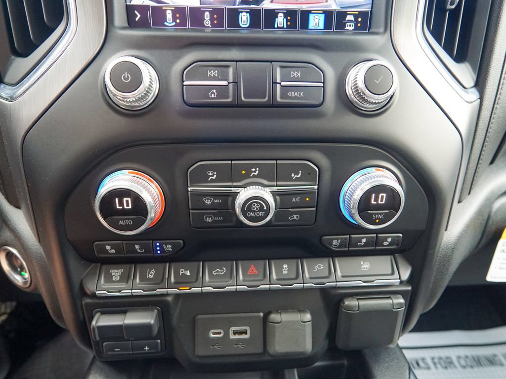 Used 2020 GMC Sierra 3500 Denali w/ Denali Ultimate Package AWD/4WD image 31