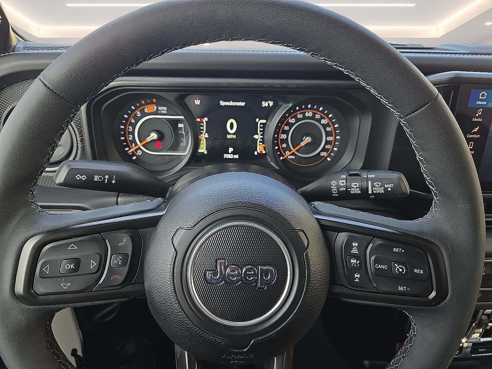 Used 2025 Jeep Wrangler Unlimited Rubicon w/ Convenience Group AWD/4WD image 24