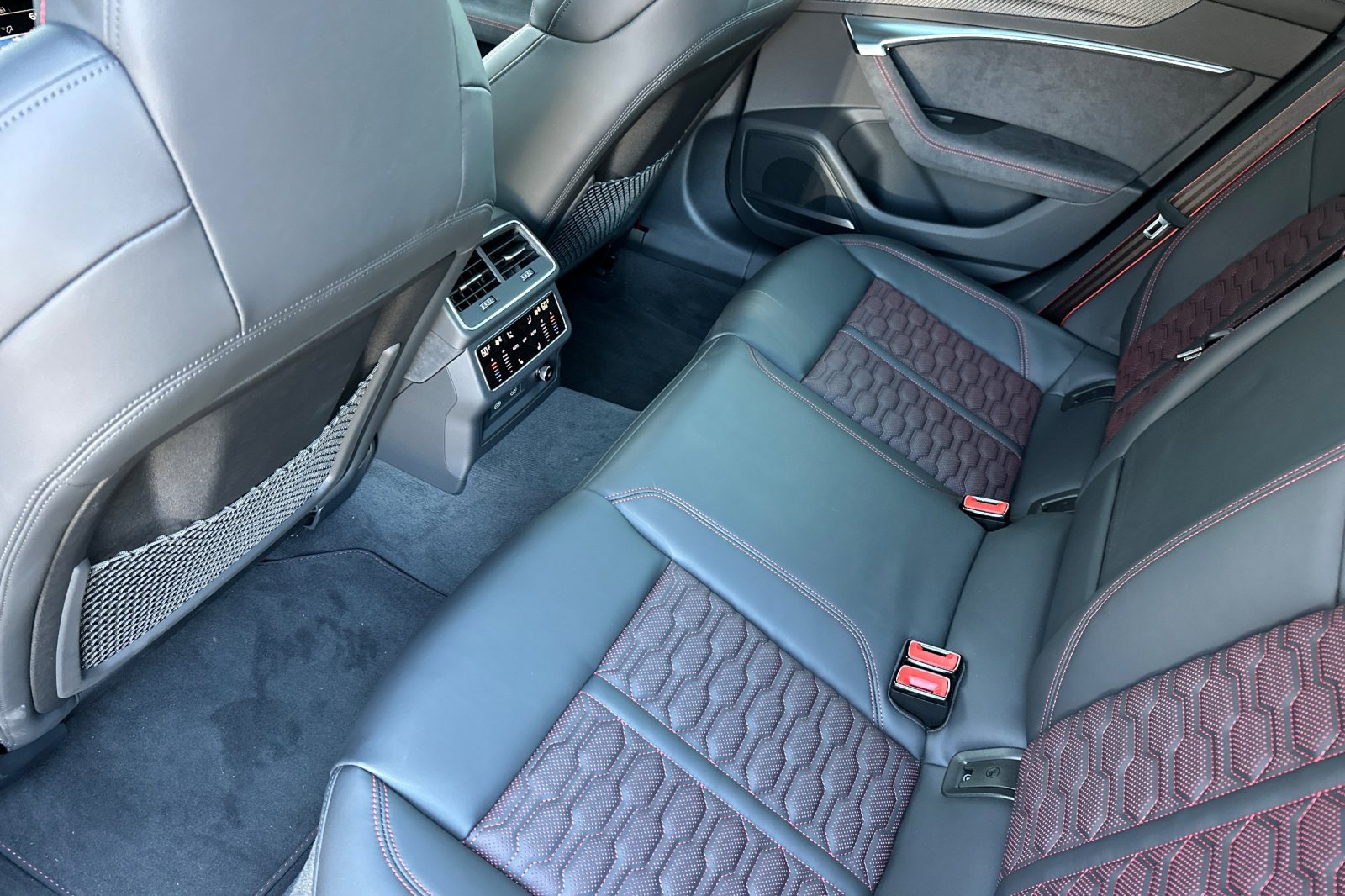 New 2025 Audi RS 6 performance image 11