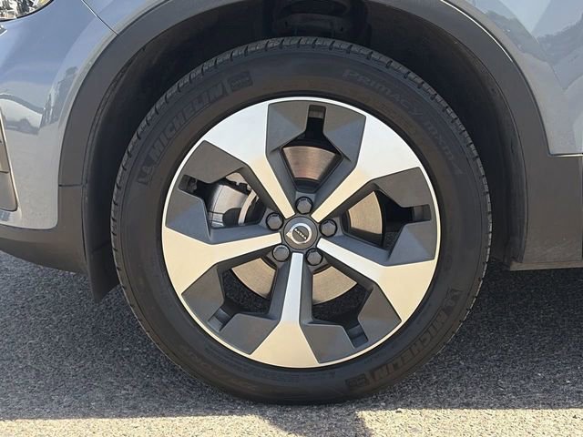 Certified 2023 Volvo XC40 B4 Plus w/ Protection Package Premier FWD image 11
