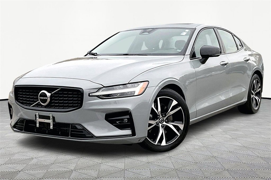 Used 2024 Volvo S60 B5 Core image 2