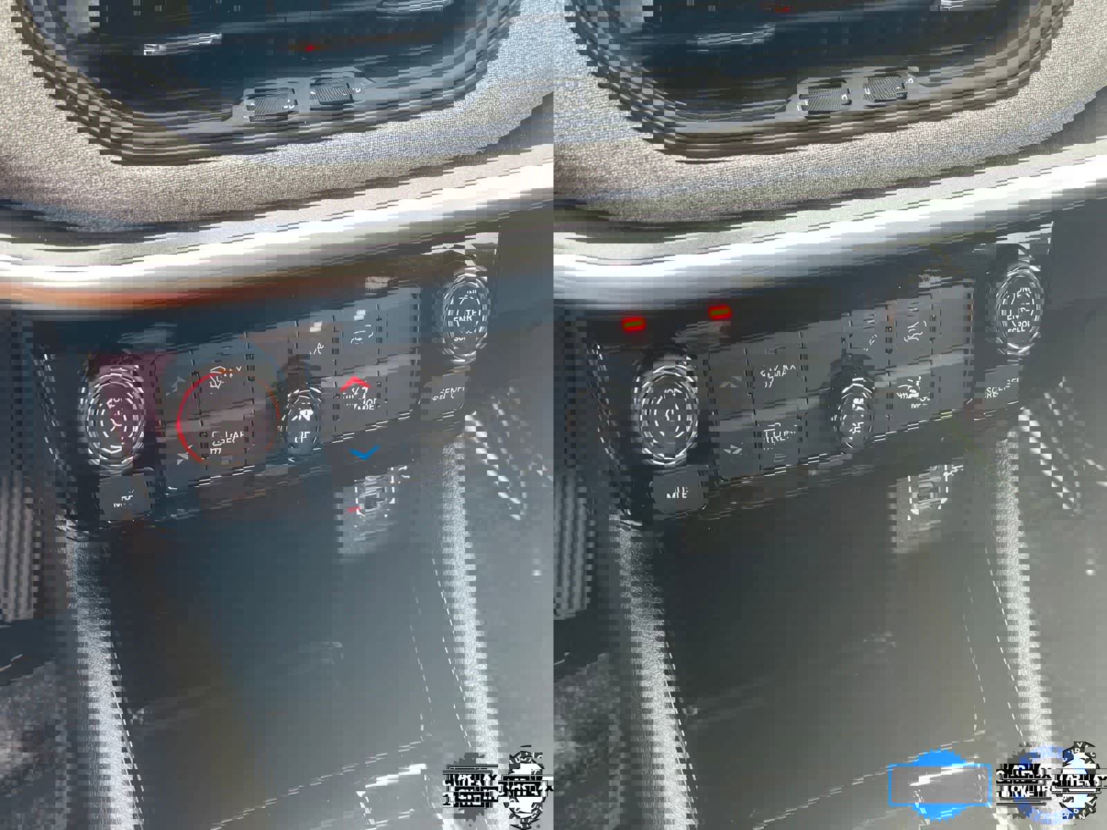 Used 2024 Jeep Compass Latitude image 18