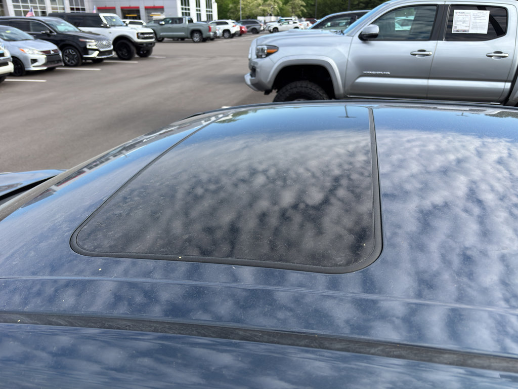 Certified 2019 Toyota Avalon XLE w/ Moonroof Package FWD image 5