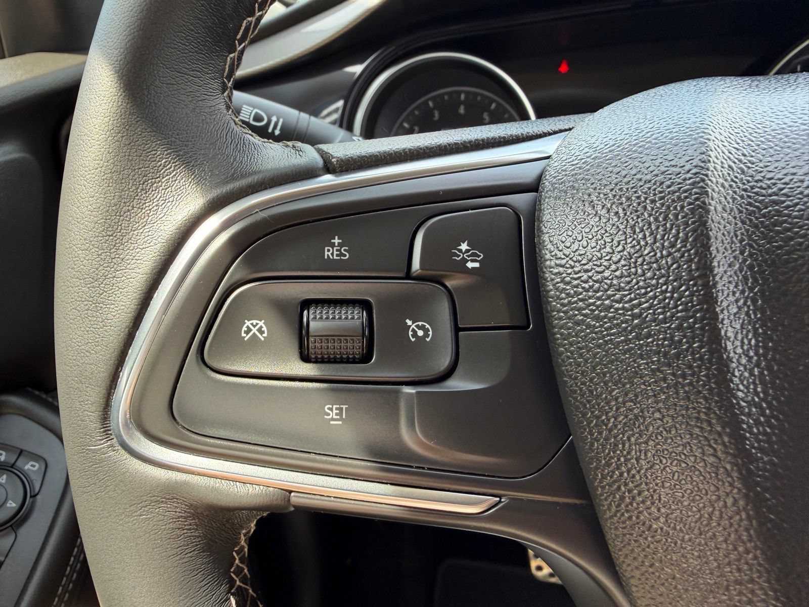 Used 2023 Buick Encore GX Select w/ Sport Touring Package FWD image 14