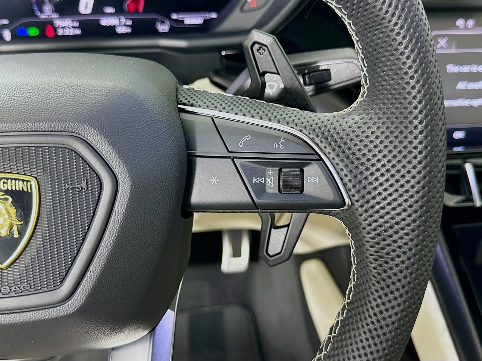 Used 2024 Lamborghini Urus S AWD/4WD image 20