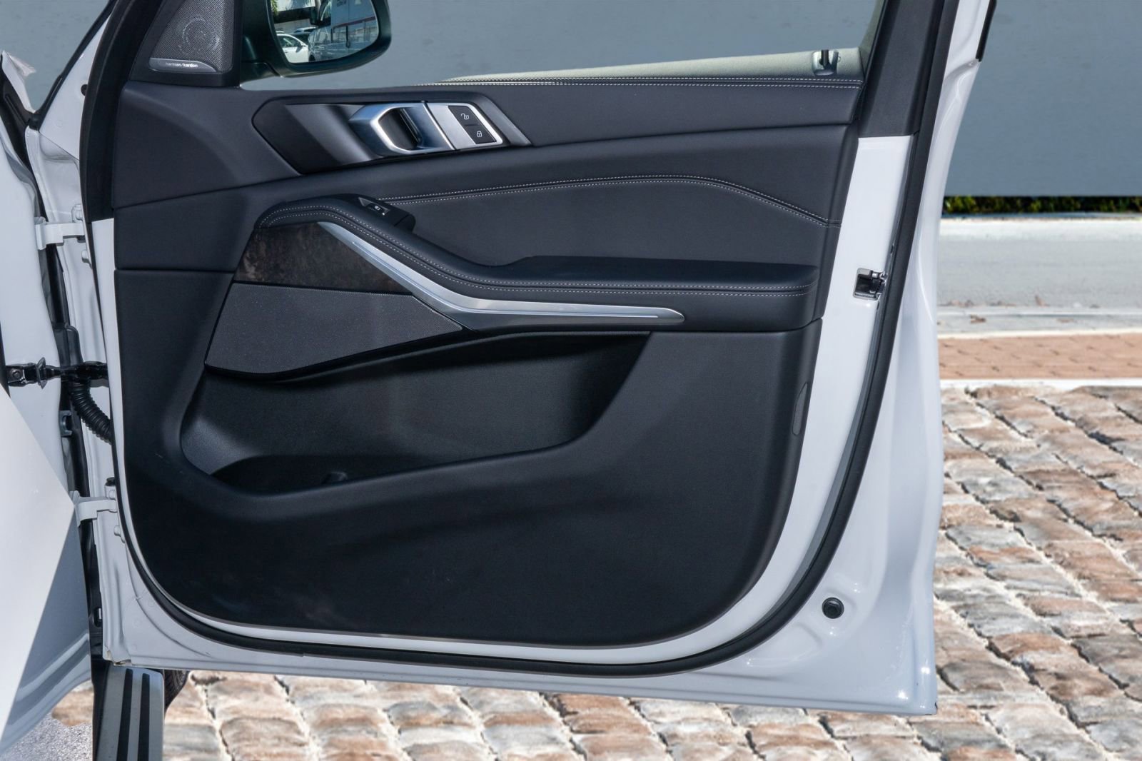 Used 2026 BMW X5 sDrive40i image 13