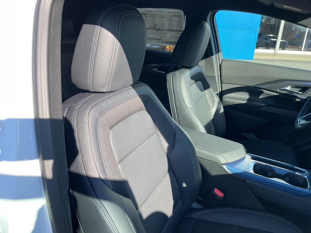 New 2026 Chevrolet Equinox EV LT image 28