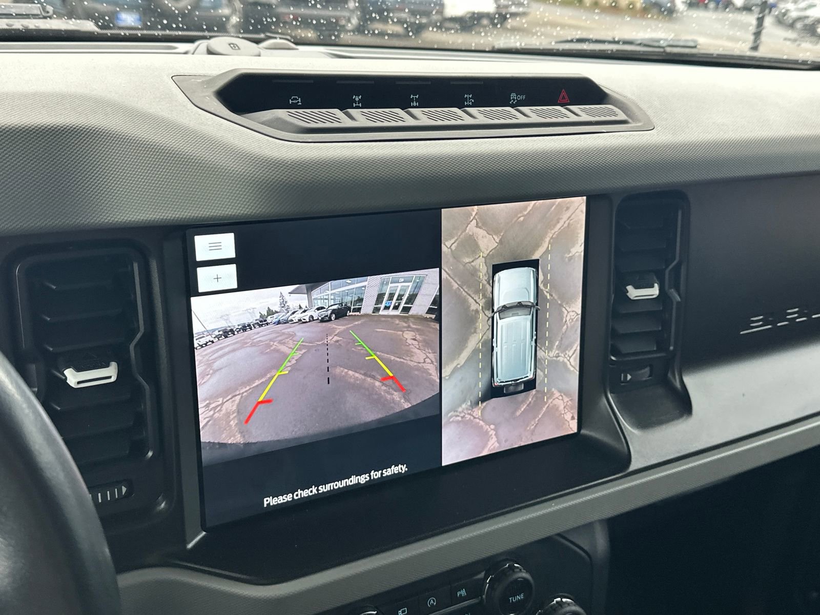 Used 2022 Ford Bronco Badlands image 15