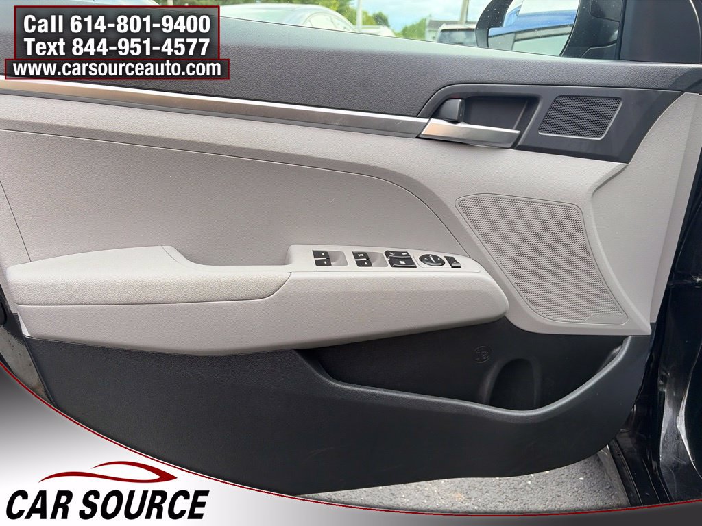 Used 2019 Hyundai Elantra SE FWD image 11