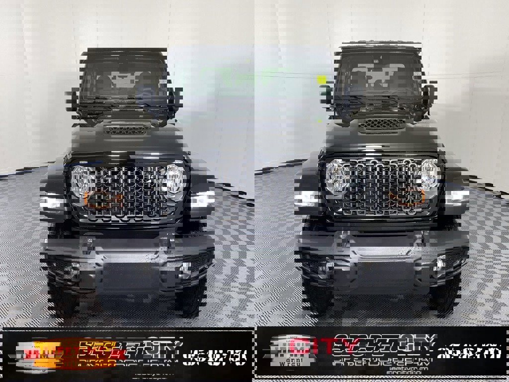 New 2025 Jeep Gladiator Sport image 2