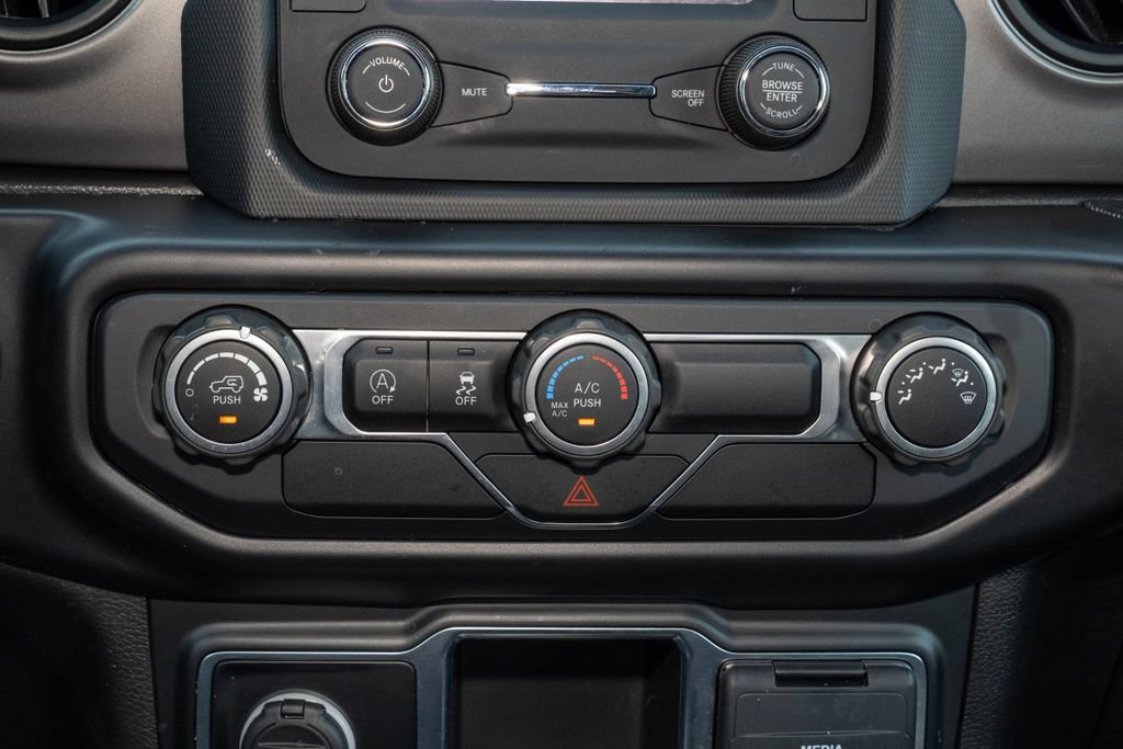 Used 2021 Jeep Wrangler Unlimited Sport AWD/4WD image 19