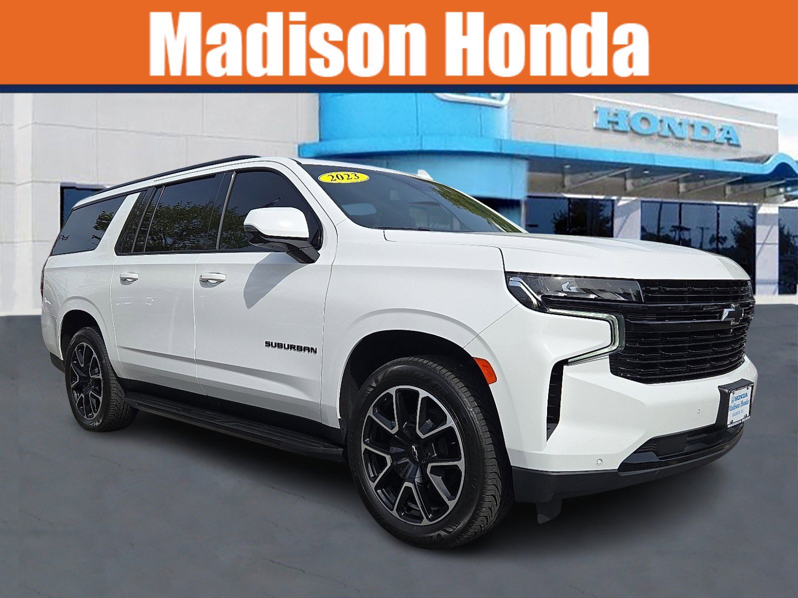 Used 2023 Chevrolet Suburban RST w/ Luxury Package image 1